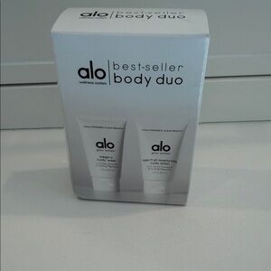ALO Yoga Best-Seller Body Duo - Mega C body wash and super fruit lotion. NWT